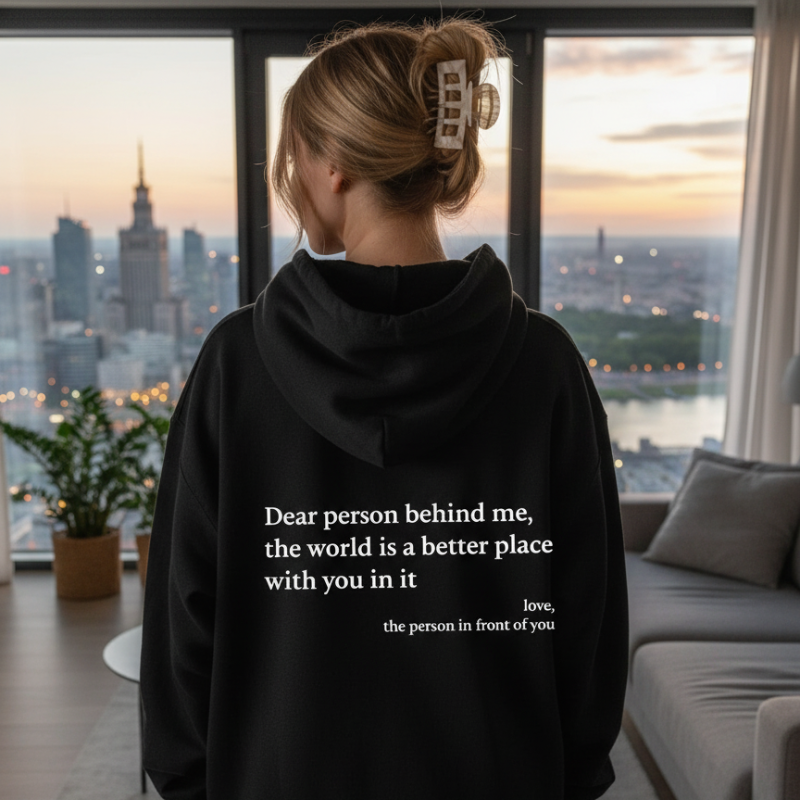 Bluza Stay Alive, która daje siłę osobie za Tobą